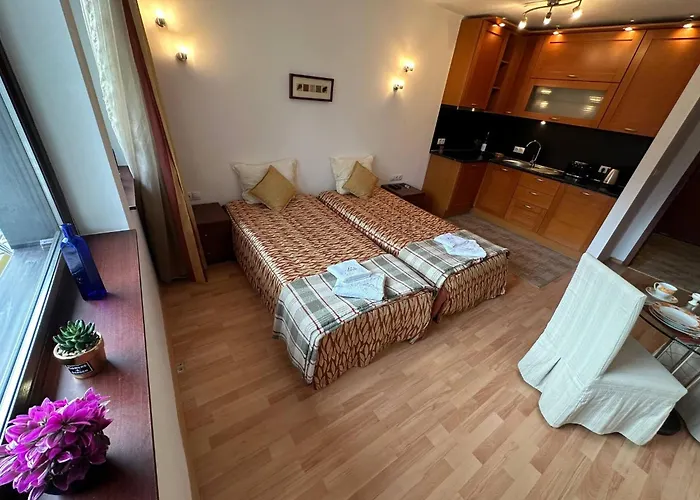 South Facing Bright Mountain View Penthouse - 2 Balconies, 300mbps Wifi, Washer 公寓 *