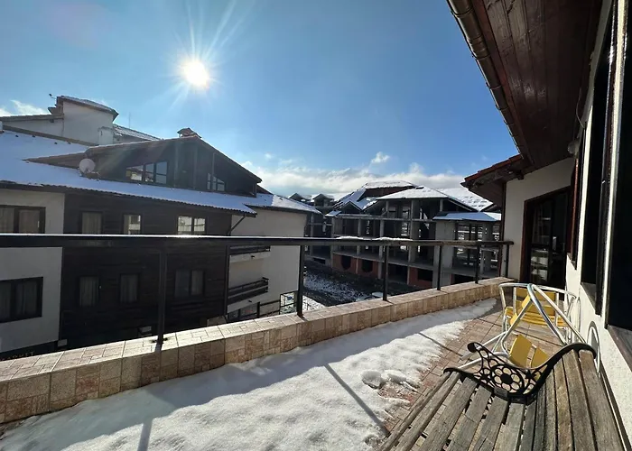 South Facing Bright Mountain View Penthouse - 2 Balconies, 300mbps Wifi, Washer 班斯科