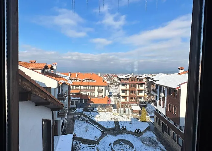 South Facing Bright Mountain View Penthouse - 2 Balconies, 300mbps Wifi, Washer 公寓 班斯科