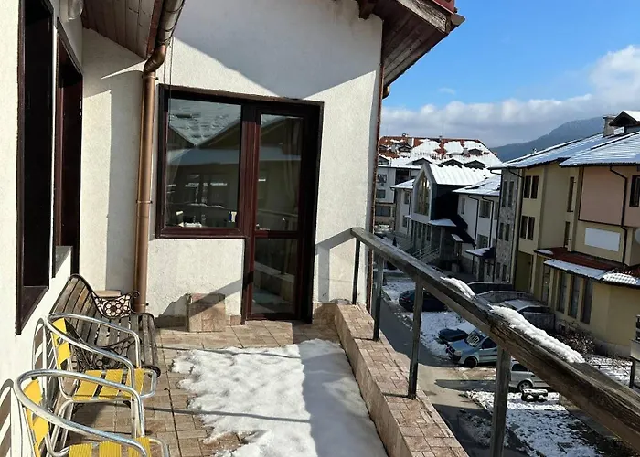 South Facing Bright Mountain View Penthouse - 2 Balconies, 300mbps Wifi, Washer * Banszko