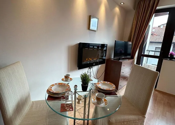 South Facing Bright Mountain View Penthouse - 2 Balconies, 300mbps Wifi, Washer 公寓 班斯科