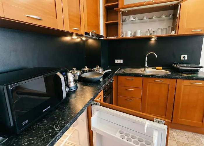 Apartman South Facing Bright Mountain View Penthouse - 2 Balconies, 300mbps Wifi, Washer *