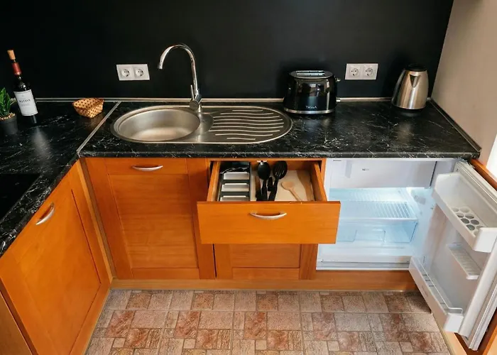 Apartman South Facing Bright Mountain View Penthouse - 2 Balconies, 300mbps Wifi, Washer Banszko