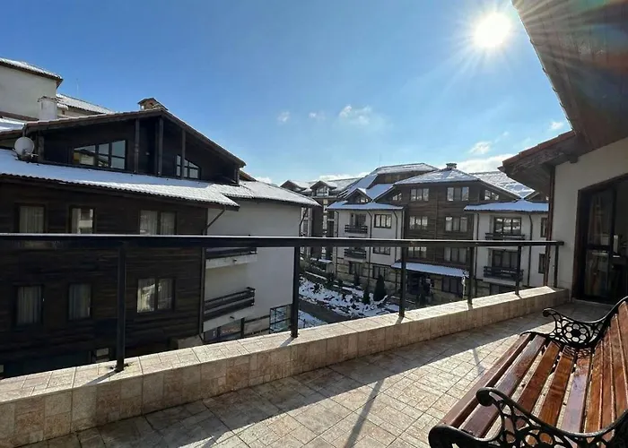 South Facing Bright Mountain View Penthouse - 2 Balconies, 300mbps Wifi, Washer *