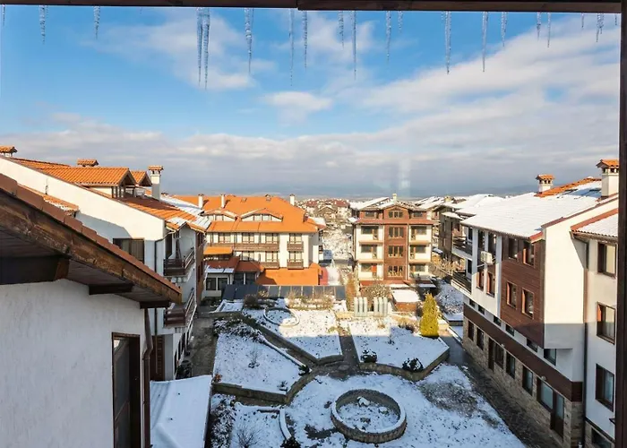 South Facing Bright Mountain View Penthouse - 2 Balconies, 300mbps Wifi, Washer *