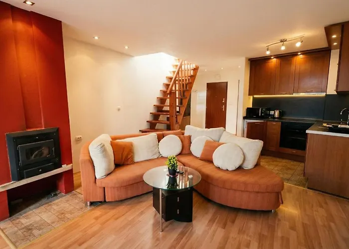 South Facing Bright Mountain View Penthouse - 2 Balconies, 300mbps Wifi, Washer